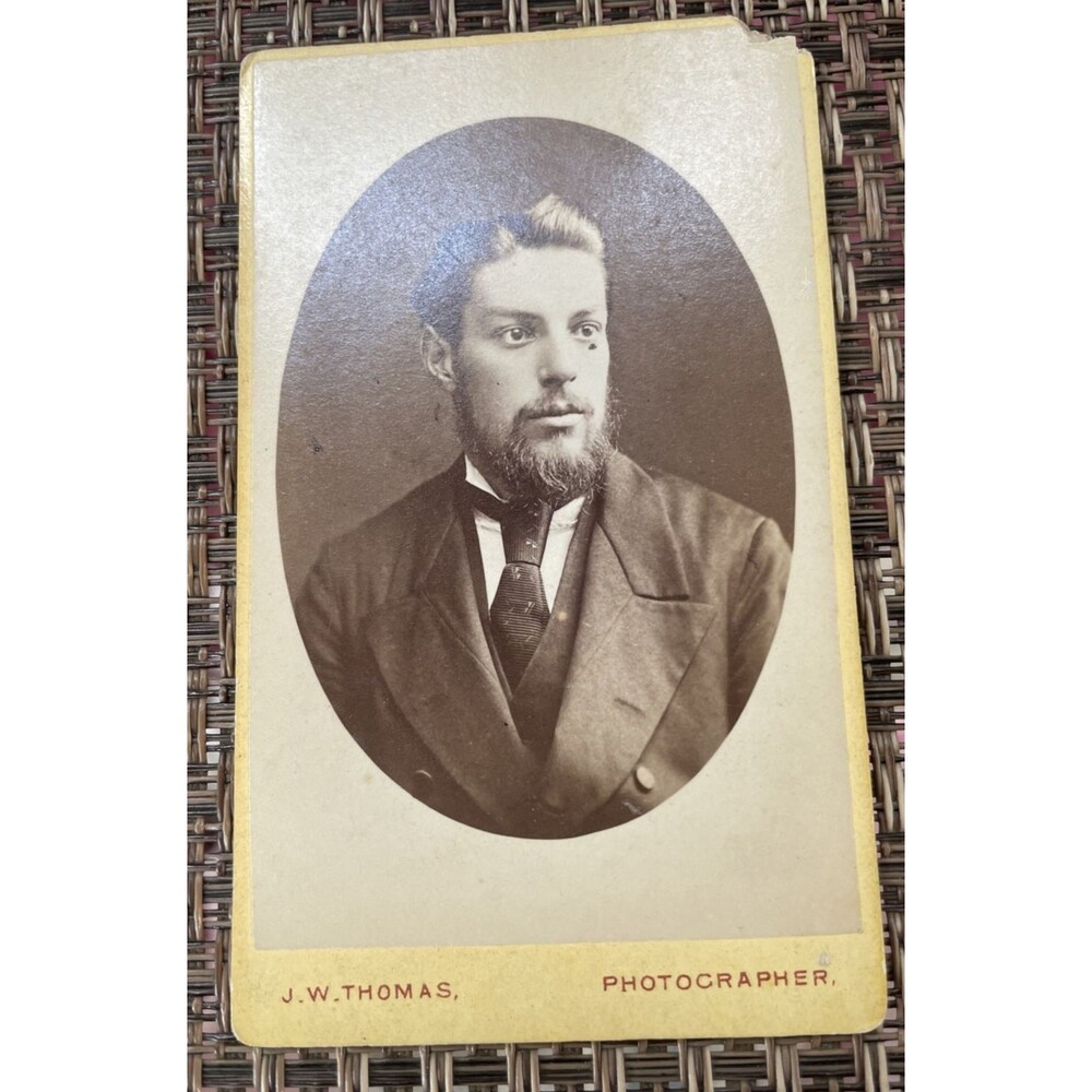 Antique Cabinet Card Photo Victorian Man JW Thomas Photographer